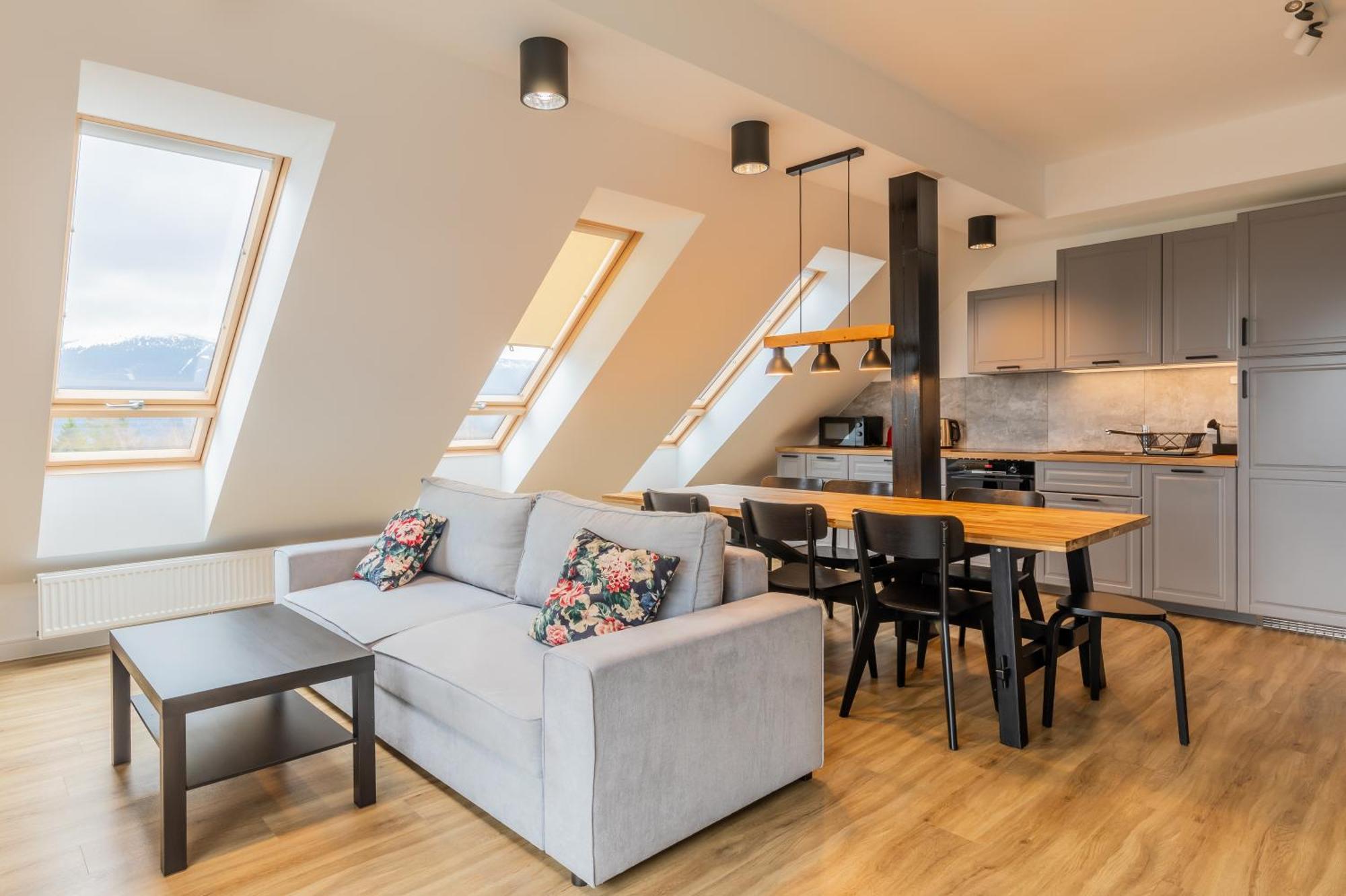 Rentplanet - Apartamenty Schroniskowa ชกลาร์สกา ปอเรมบา ภายนอก รูปภาพ