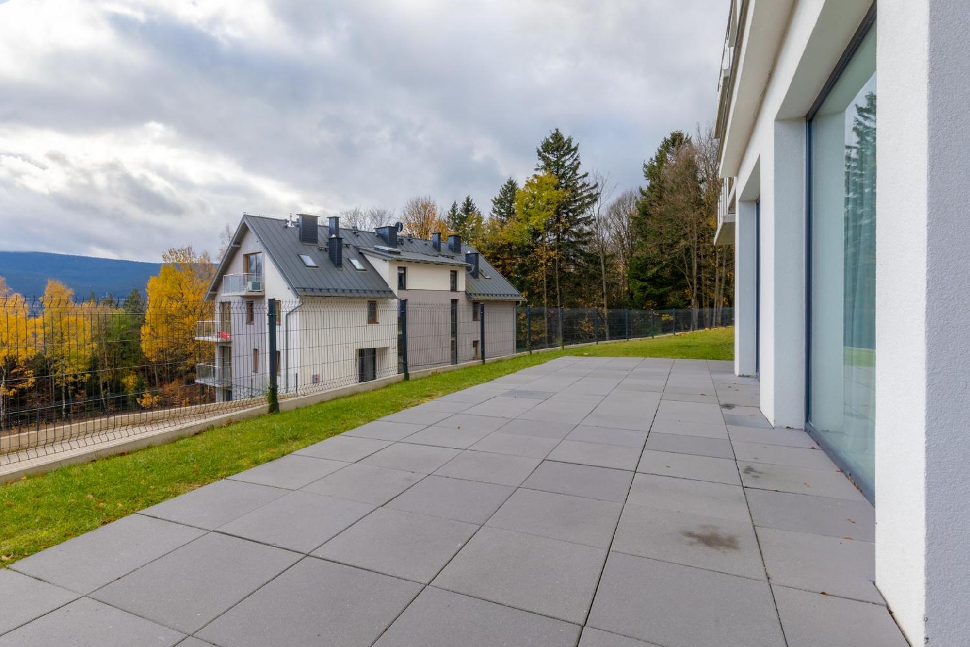 Rentplanet - Apartamenty Schroniskowa ชกลาร์สกา ปอเรมบา ภายนอก รูปภาพ