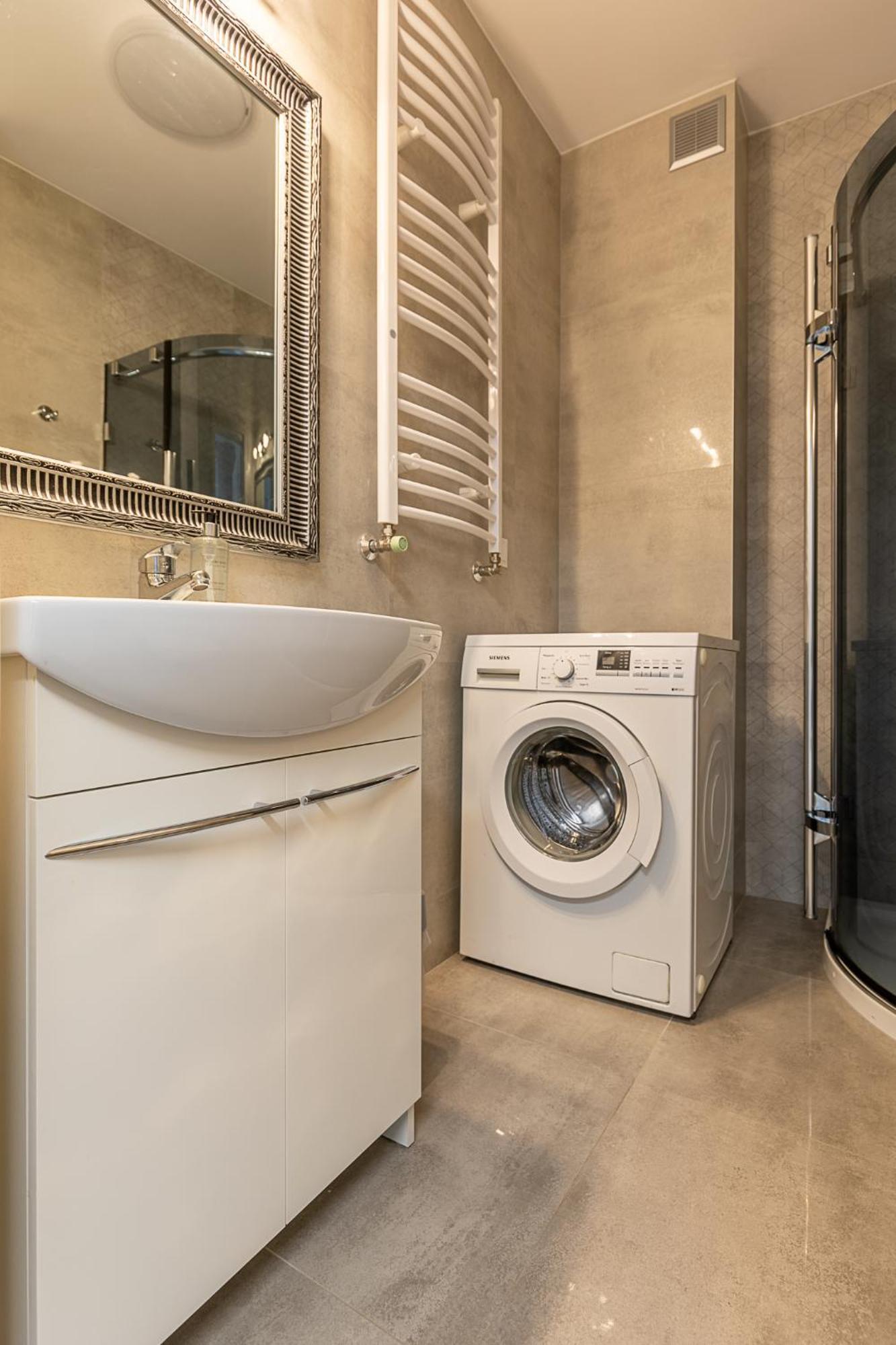 Rentplanet - Apartamenty Schroniskowa ชกลาร์สกา ปอเรมบา ภายนอก รูปภาพ