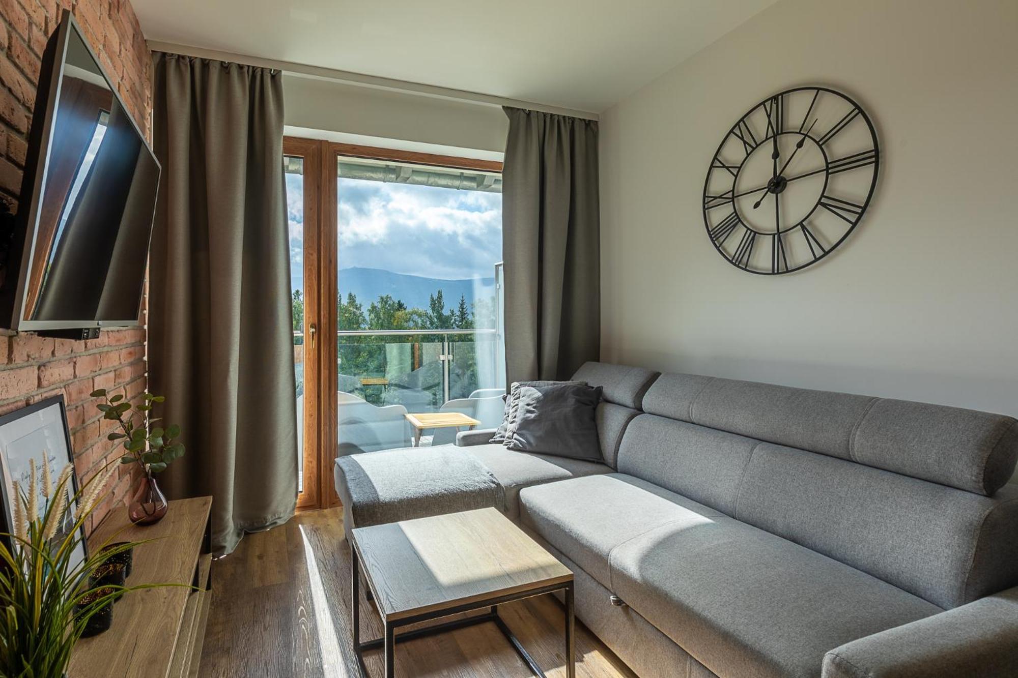 Rentplanet - Apartamenty Schroniskowa ชกลาร์สกา ปอเรมบา ภายนอก รูปภาพ