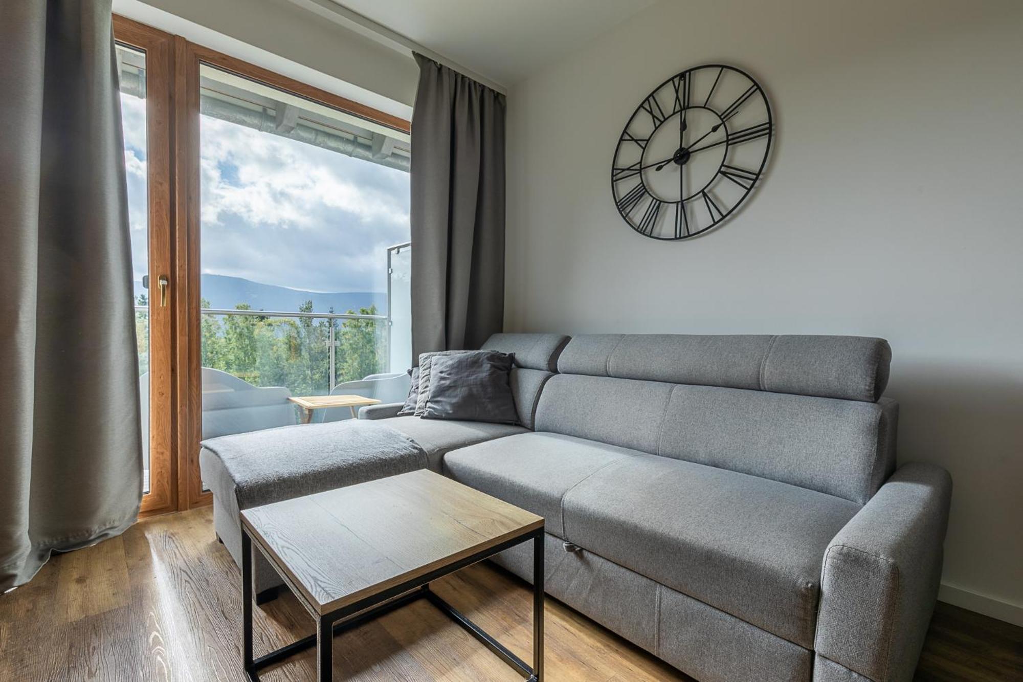 Rentplanet - Apartamenty Schroniskowa ชกลาร์สกา ปอเรมบา ภายนอก รูปภาพ